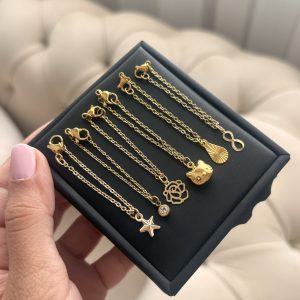 آویز ساعت